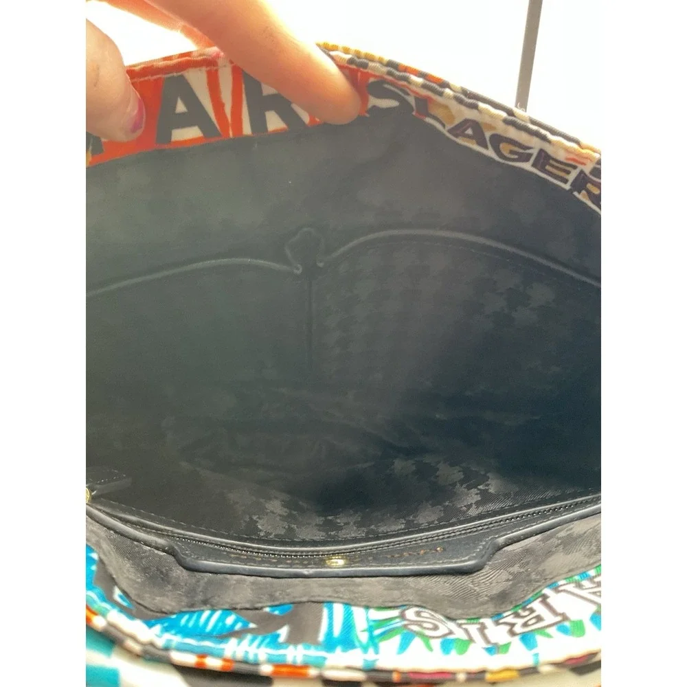 Karl Lagerfeld cara travel black